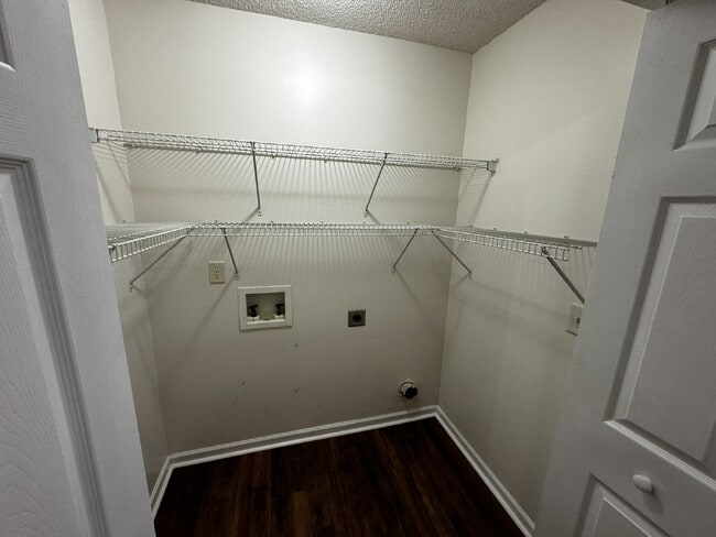 Building Photo - House for Rent