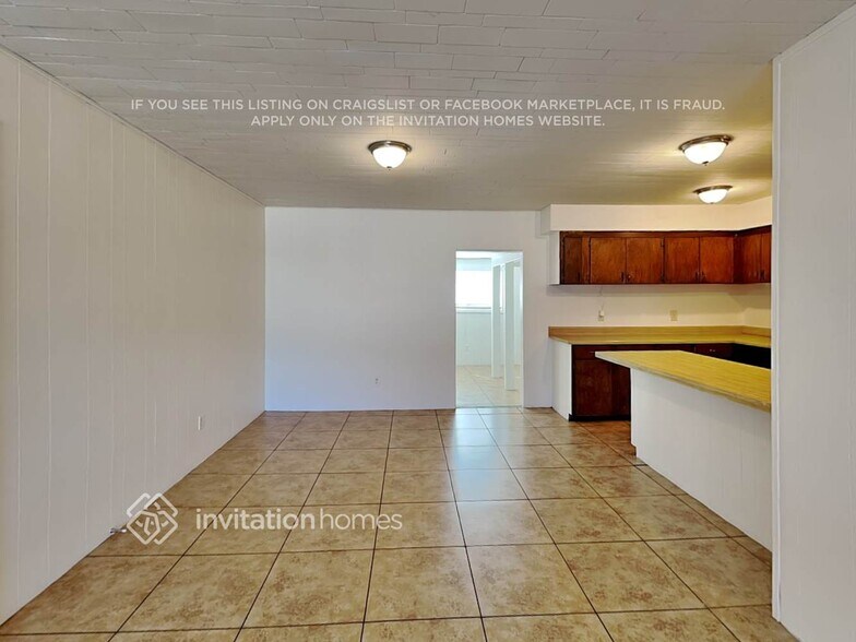Building Photo - 6213 W Claremont St