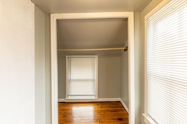 Building Photo - 5247 Alberene Rd