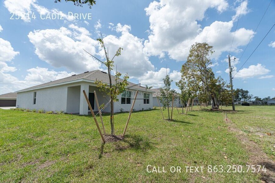 Building Photo - 25214 Cadiz Dr