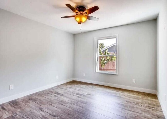 Building Photo - 4461 Scenic Ln