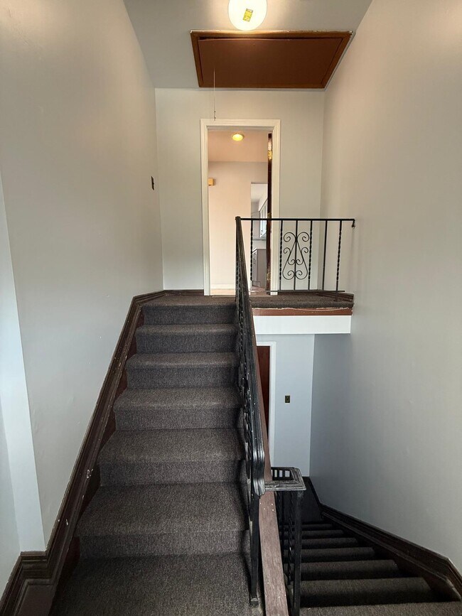 Building Photo - 4 Sayles St