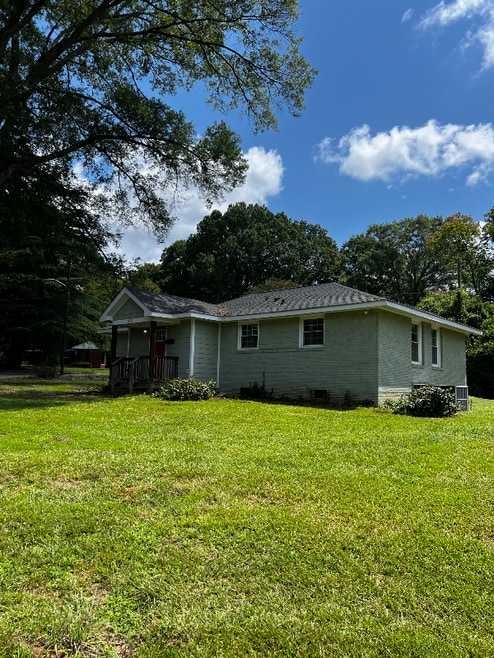 Building Photo - 3118 Eastwood Dr