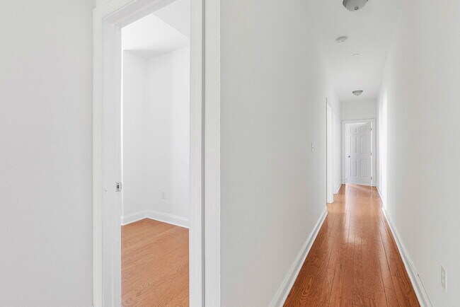Building Photo - 621 N 33rd St