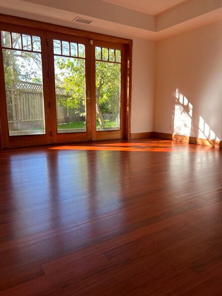 Building Photo - 5825 Saint Paul Ct