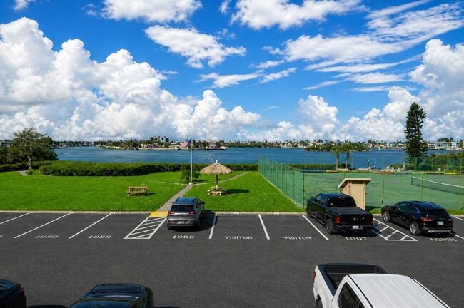 Building Photo - 12760 Indian Rocks Rd