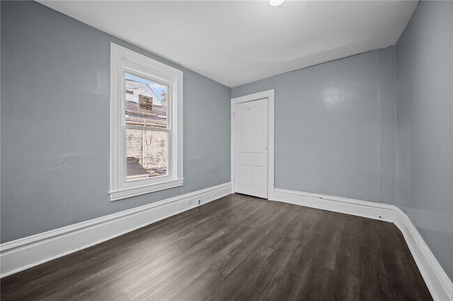 Building Photo - 7807 Kelly St