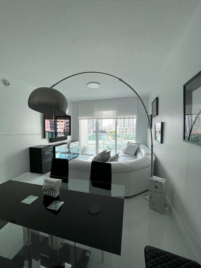 Building Photo - 31 SE 5th St