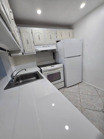 Building Photo - 2935 NE 163rd St