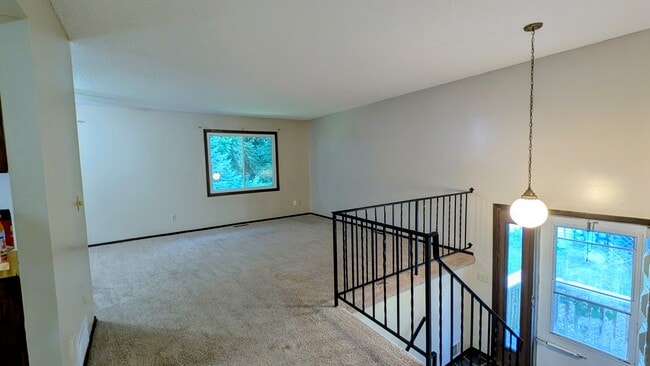 Building Photo - 419 Butler Ave E