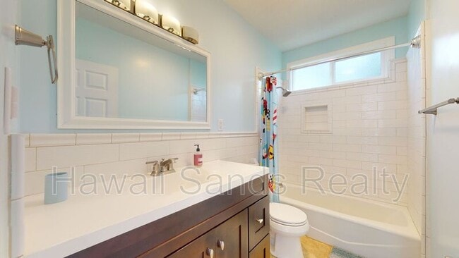 Building Photo - 44-119 Mikiola Dr