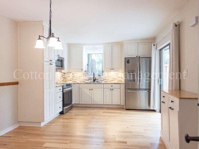 Building Photo - 2BR/2.5BA - In Birch Creek Community Townhome - $1,750/month - Pet Friendly*