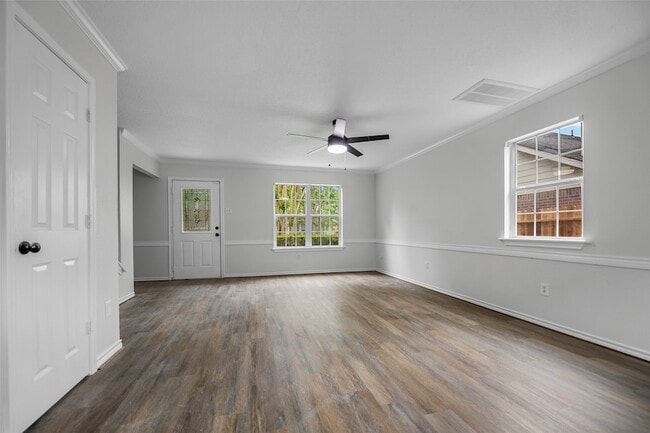 Building Photo - 3718 Treasure Island Dr