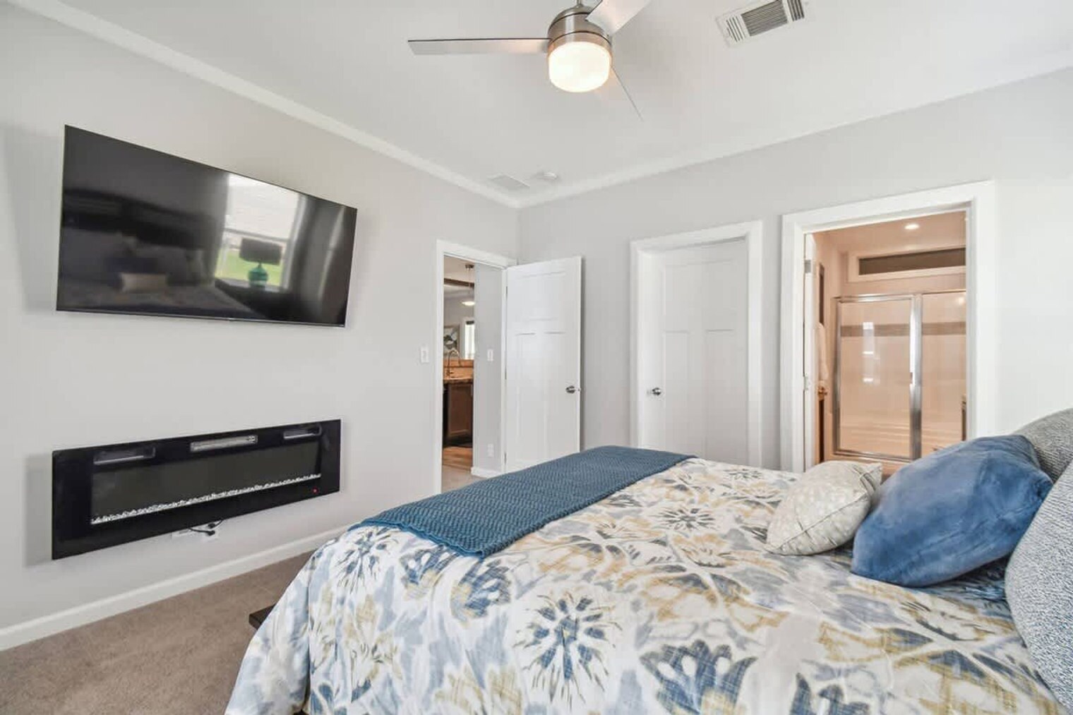 Building Photo - 10030 Sterling Ave