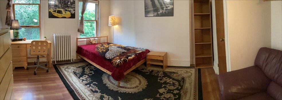 Building Photo - 122 India St