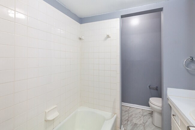 Building Photo - 4609 Coronado Dr