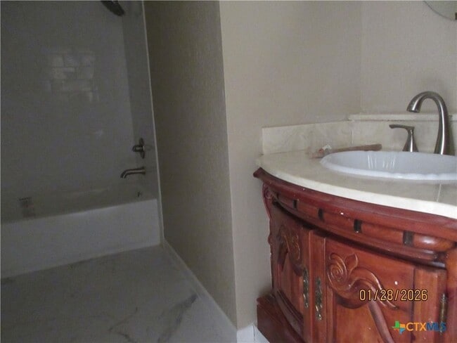 Building Photo - 906 Illinois Ave