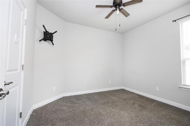 Building Photo - 2405 Moon Rnch