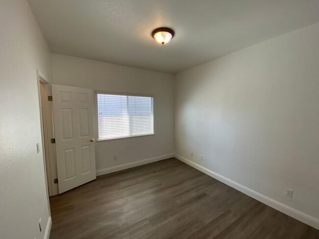 Building Photo - East Elk Grove Home Close to Pleasant Grov...