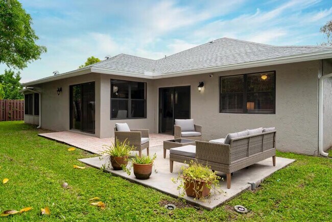 Building Photo - 13575 Columbine Ave