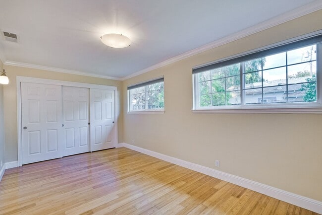 Building Photo - Wonderful 3 bedroom , 2 bath home in Mount...