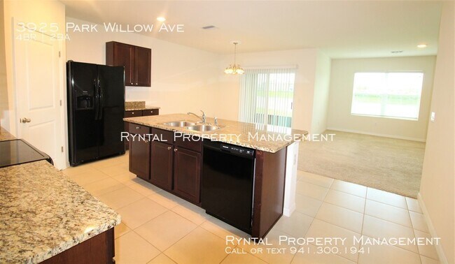 Building Photo - 3925 Park Willow Ave