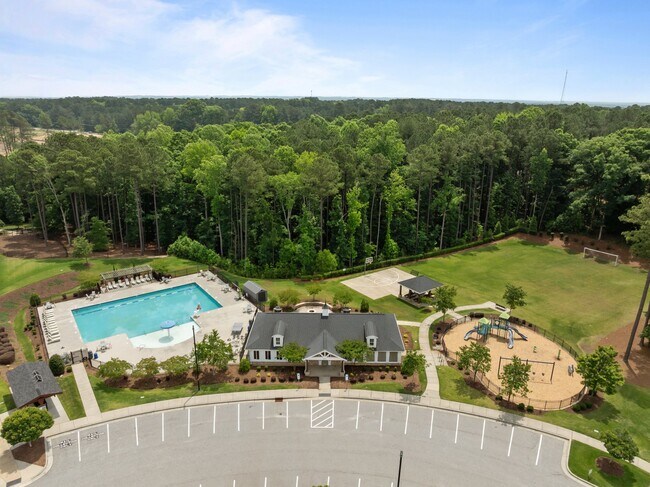 Building Photo - 3700 Horton Hill Dr