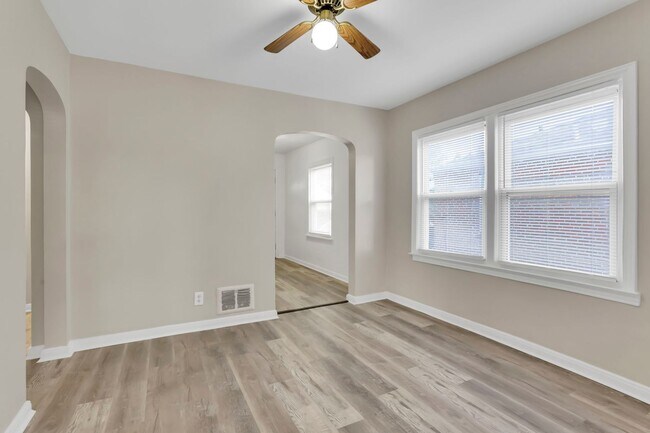 Building Photo - 397 S Chase Ave
