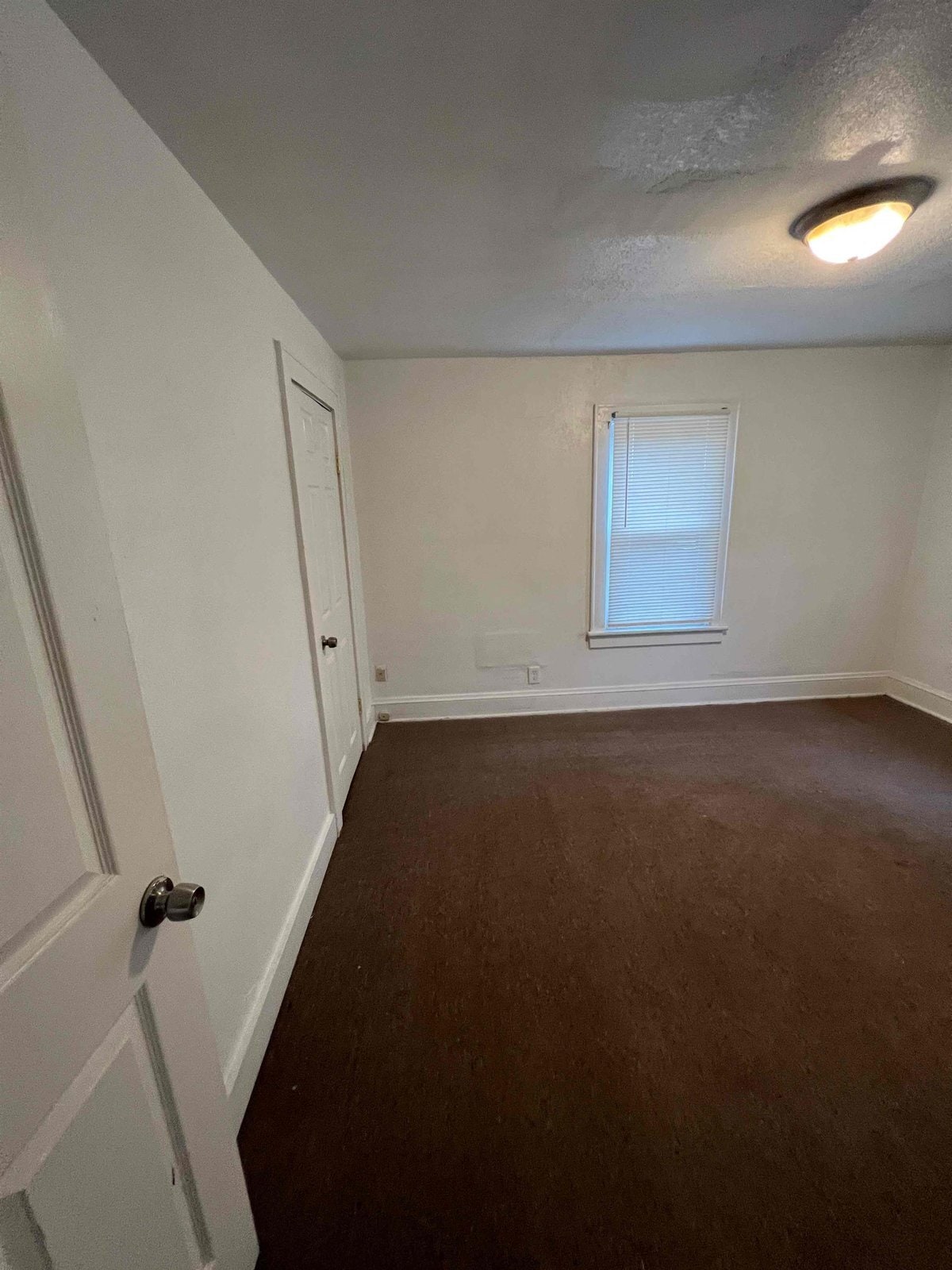 Building Photo - 400 Noble Ave