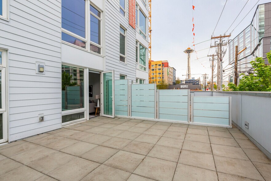 Building Photo - 285 8th Ave N