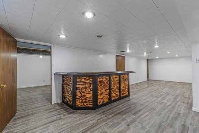 Building Photo - 3280 Brookshire Dr