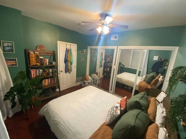 Building Photo - 315 Evarts St NE