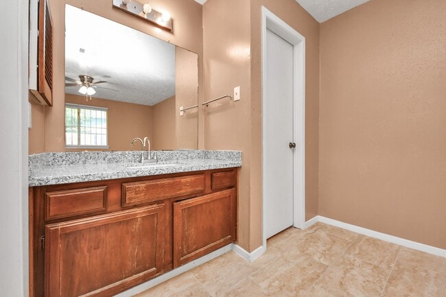 Building Photo - 16425 Monte Carlo Ln