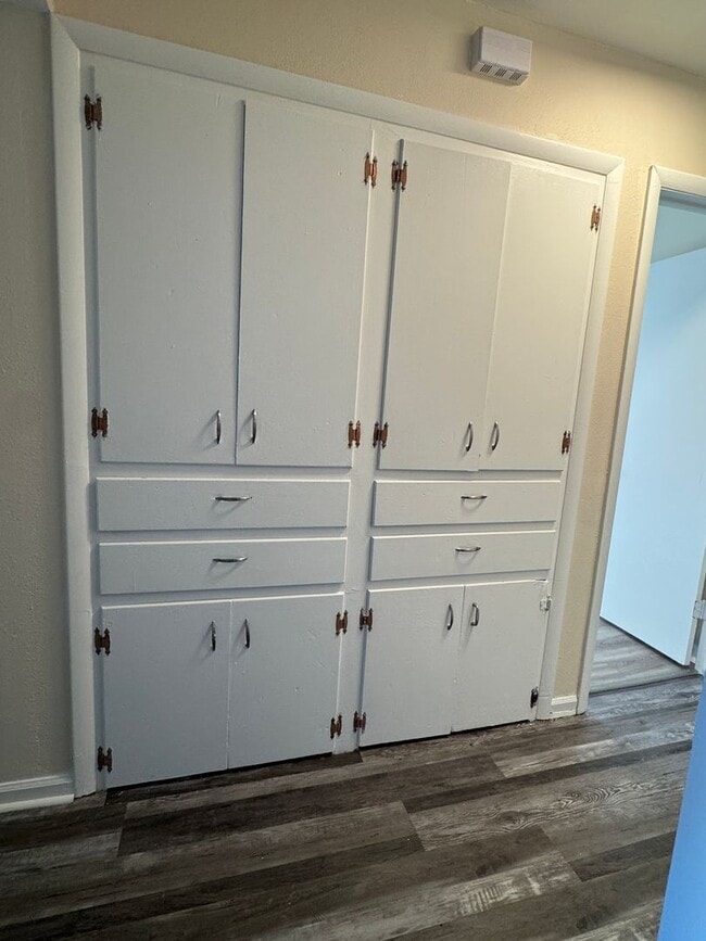 Building Photo - 2328 NW 46th- AVAILABLE NOW!