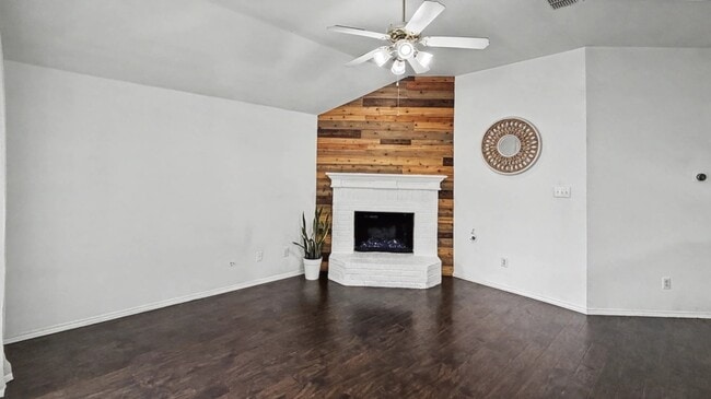 Building Photo - 11146 Clearstream Ln