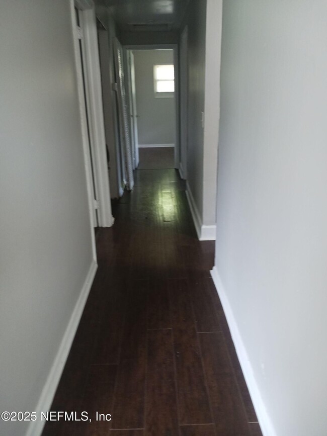 Building Photo - 2755 Sunny Acres Dr N