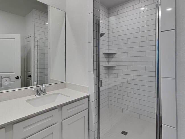 Building Photo - 4023 Champlain Wy