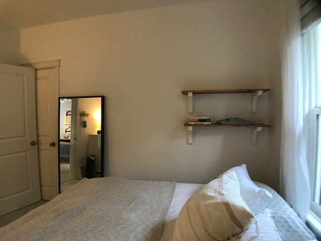 Building Photo - Charming remodeled Bungalow - 2 Bedrooms 1 Bath, 1,104 Sq. Ft.