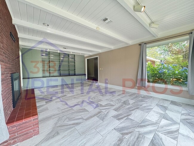 Building Photo - 3 Bed, 2 Bath Home in Ruston