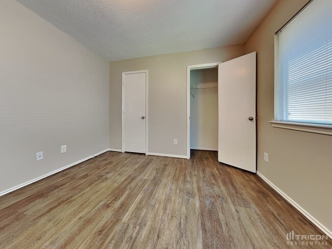 Building Photo - 33107 Cottonwood Bend