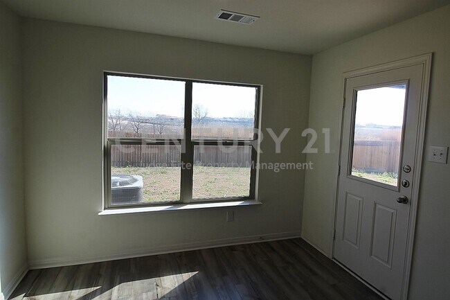 Building Photo - Charming 3/2/2 in Venus For Rent!