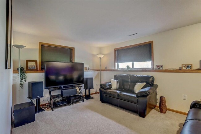 Building Photo - 519 Blaser Dr