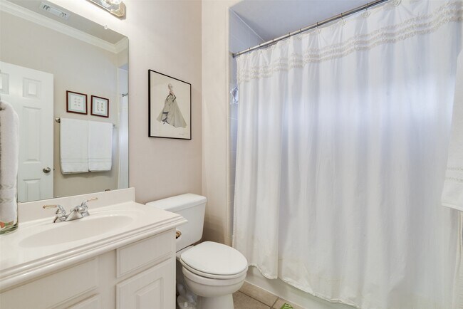 Building Photo - 1504 W 23rd St