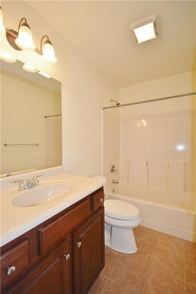 Building Photo - Adorable 2 Bed, 1 Bath Home in South Fayette - Covered Porches, Large Yard - Available as early a...