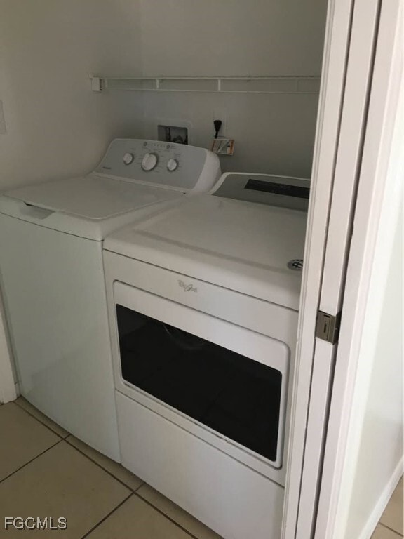 Building Photo - 1546 NE 8th Pl