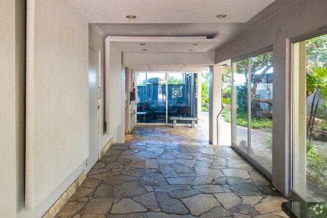 Building Photo - Oceanside Manor