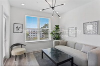 Building Photo - 525 Parkway Dr NE