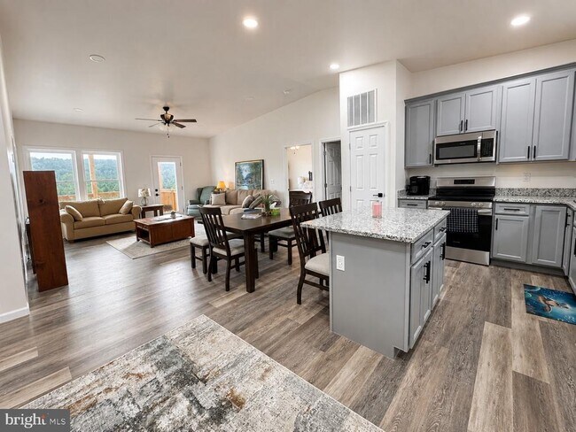 Building Photo - 369 Paso Fino Dr