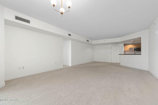 Building Photo - 231 Riverside Dr