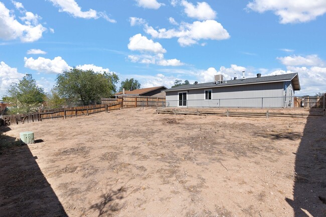 Building Photo - 1730 Arlene Rd SE